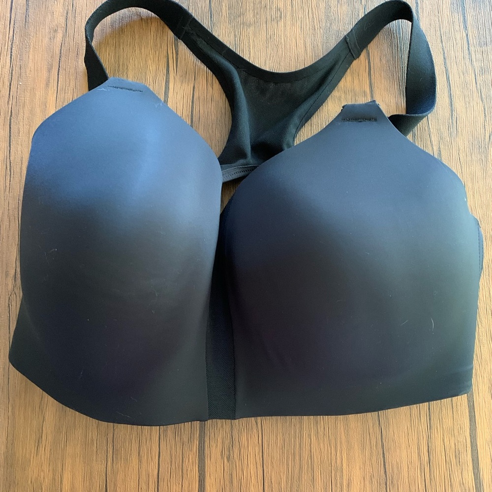 Black Nike bra support